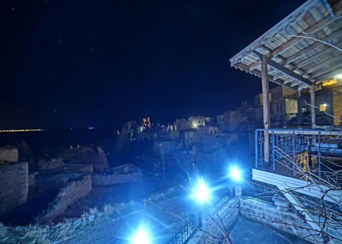 Mimi Cappadocia Luxury Cave 3* 우치사르